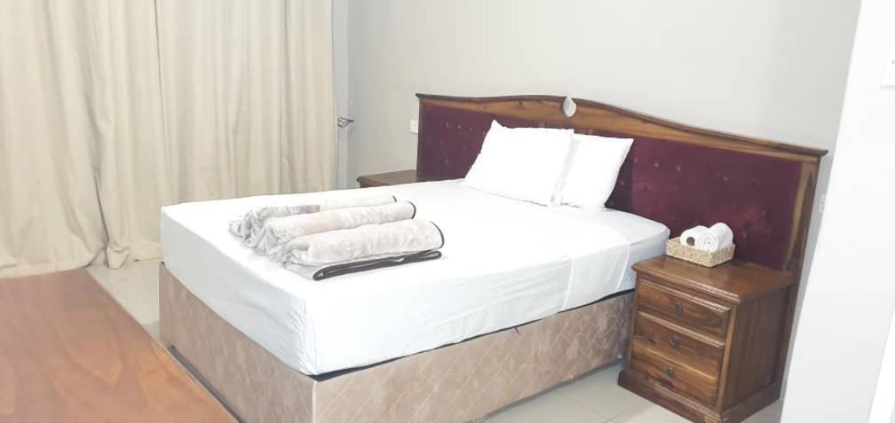 Bluff Hill The Graceland Guesthouse מראה חיצוני תמונה