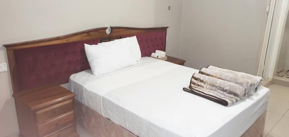 Bluff Hill The Graceland Guesthouse מראה חיצוני תמונה
