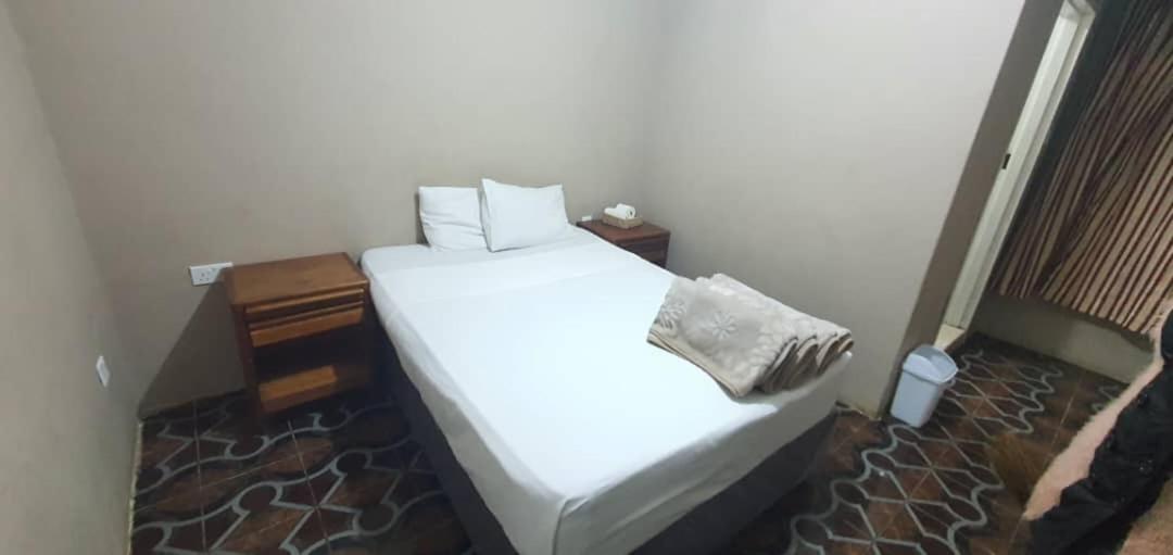 Bluff Hill The Graceland Guesthouse מראה חיצוני תמונה
