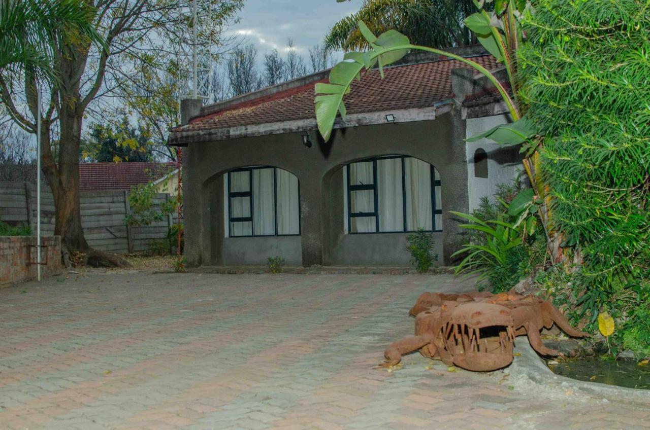 Bluff Hill The Graceland Guesthouse מראה חיצוני תמונה